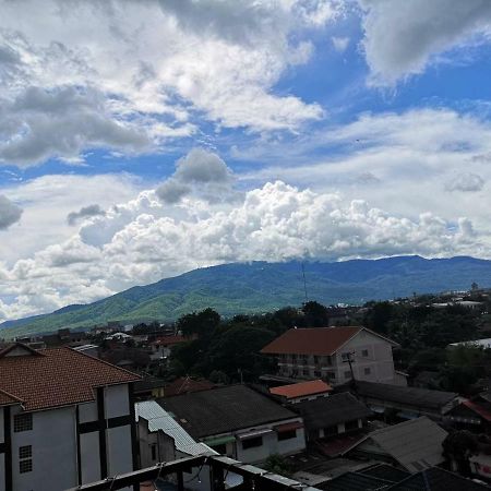 ホテル Yadana Chiangmai チエンマイ エクステリア 写真