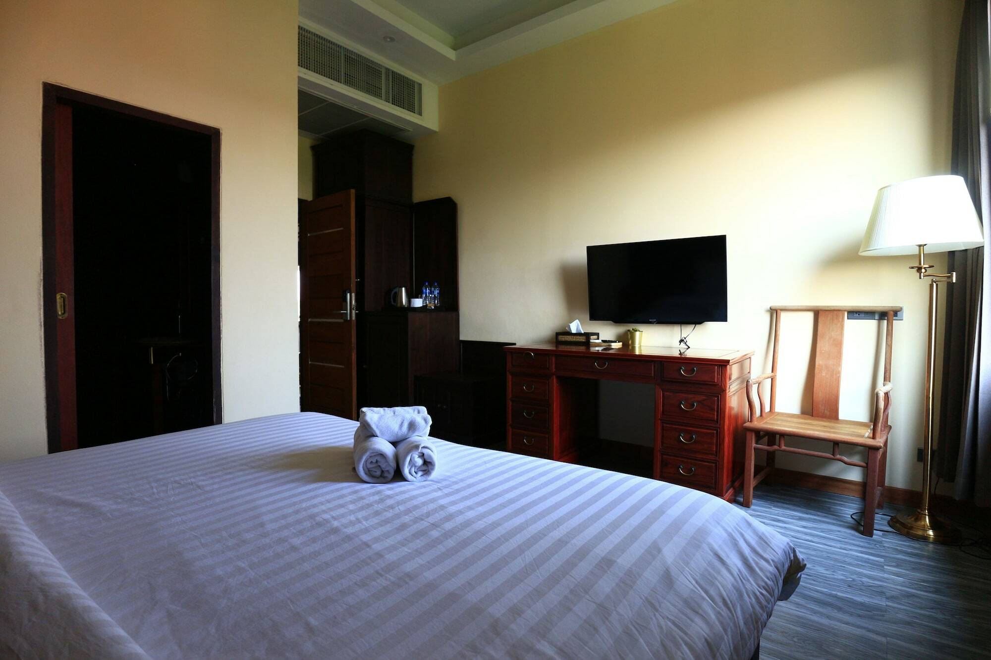ホテル Yadana Chiangmai チエンマイ エクステリア 写真