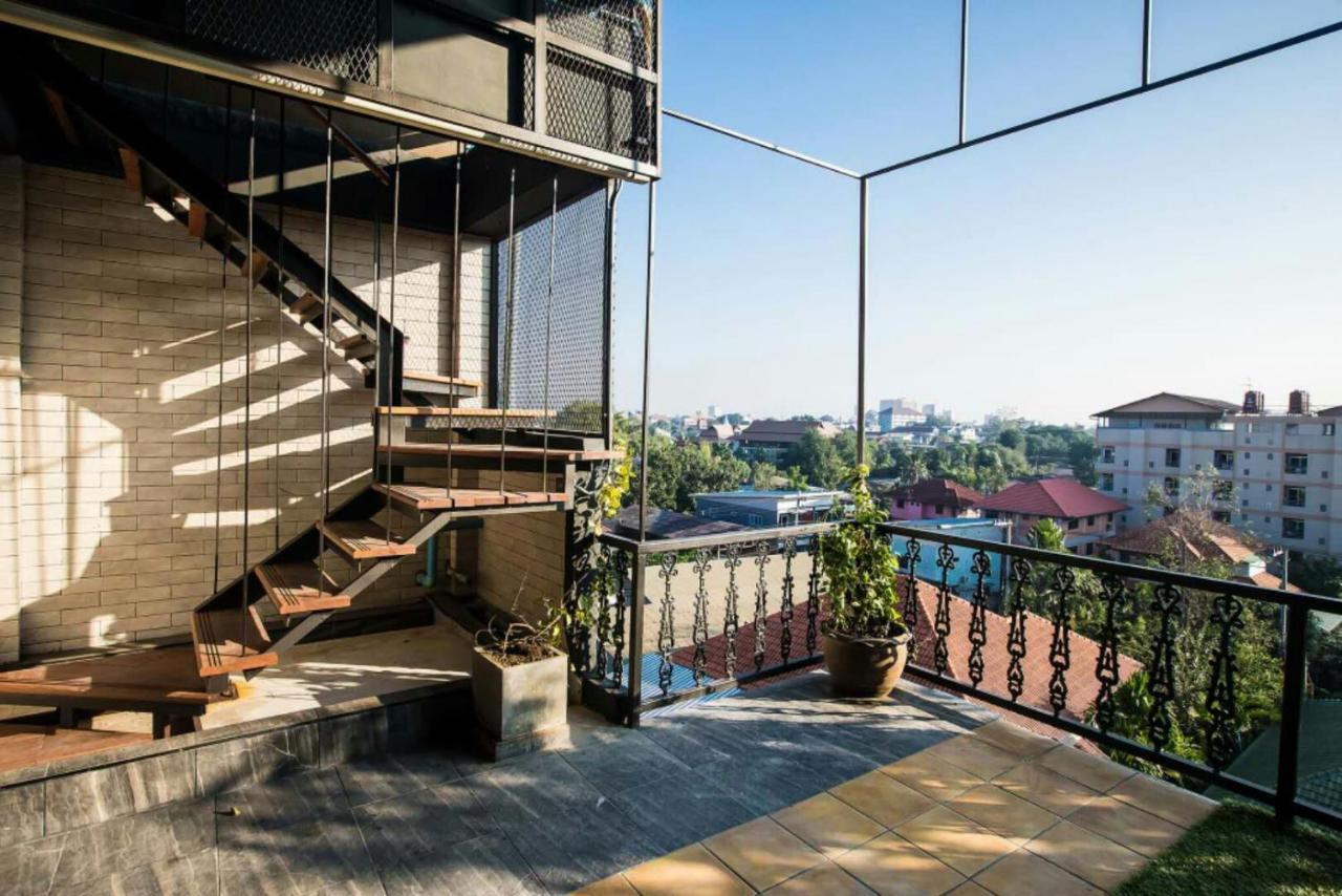 ホテル Yadana Chiangmai チエンマイ 部屋 写真